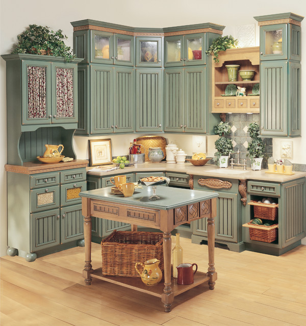 Starmark Cabinetry Kitchen In Heritage Door Style In Maple
