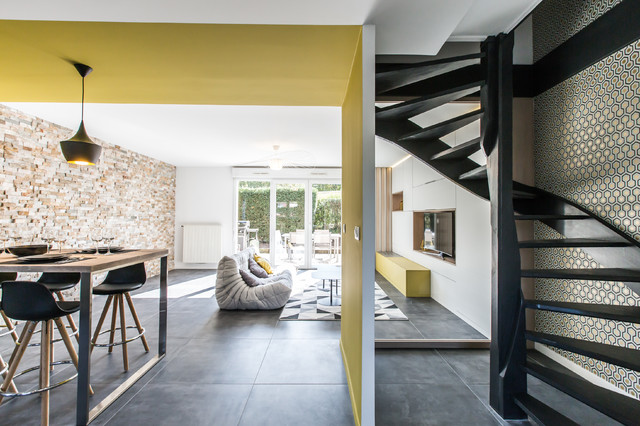 Maison Jaune Bikini contemporary-kitchen
