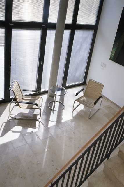 Zwei Wohnh&auml;user modern-family-room