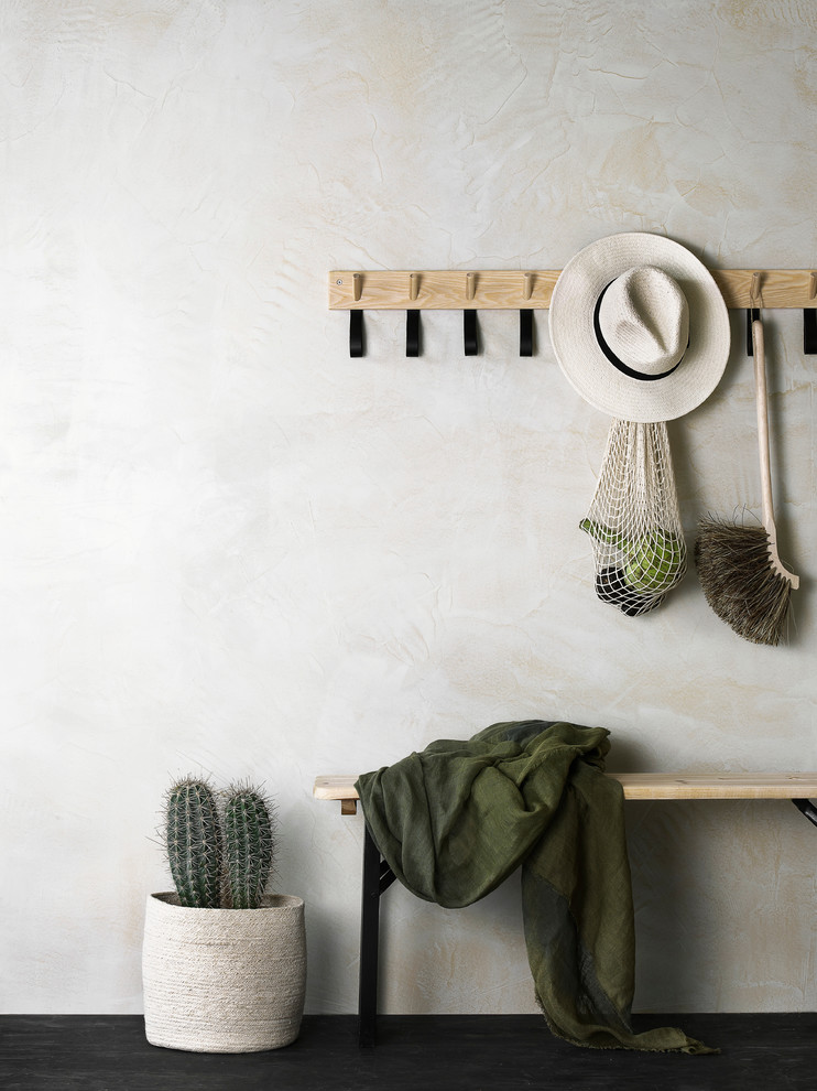 Краски Tikkurila в прихожей