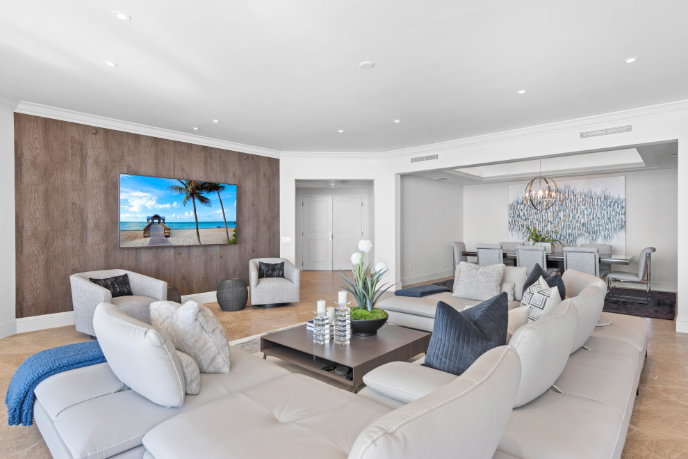 Inspiration for a transitional home design remodel in Miami