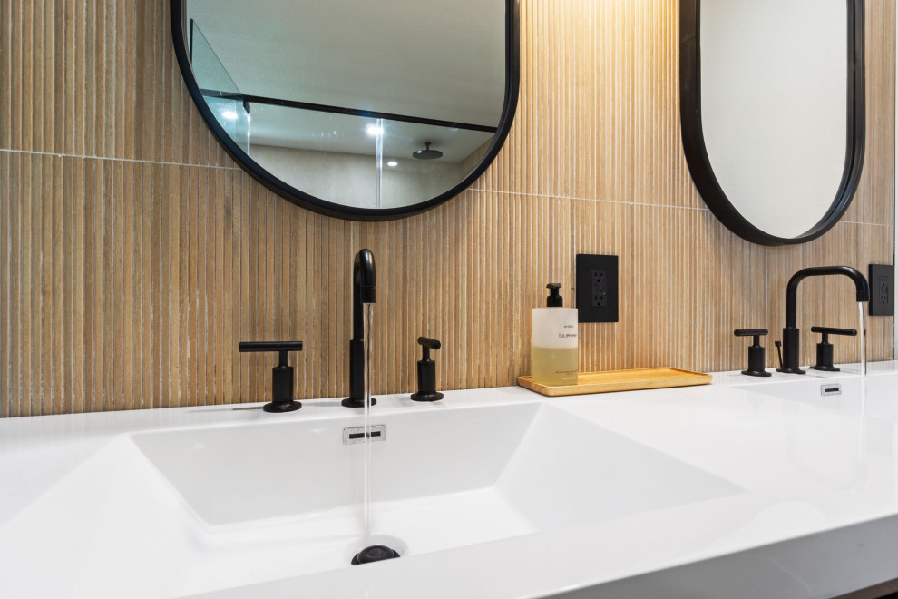 Bathroom - bathroom idea in Orange County