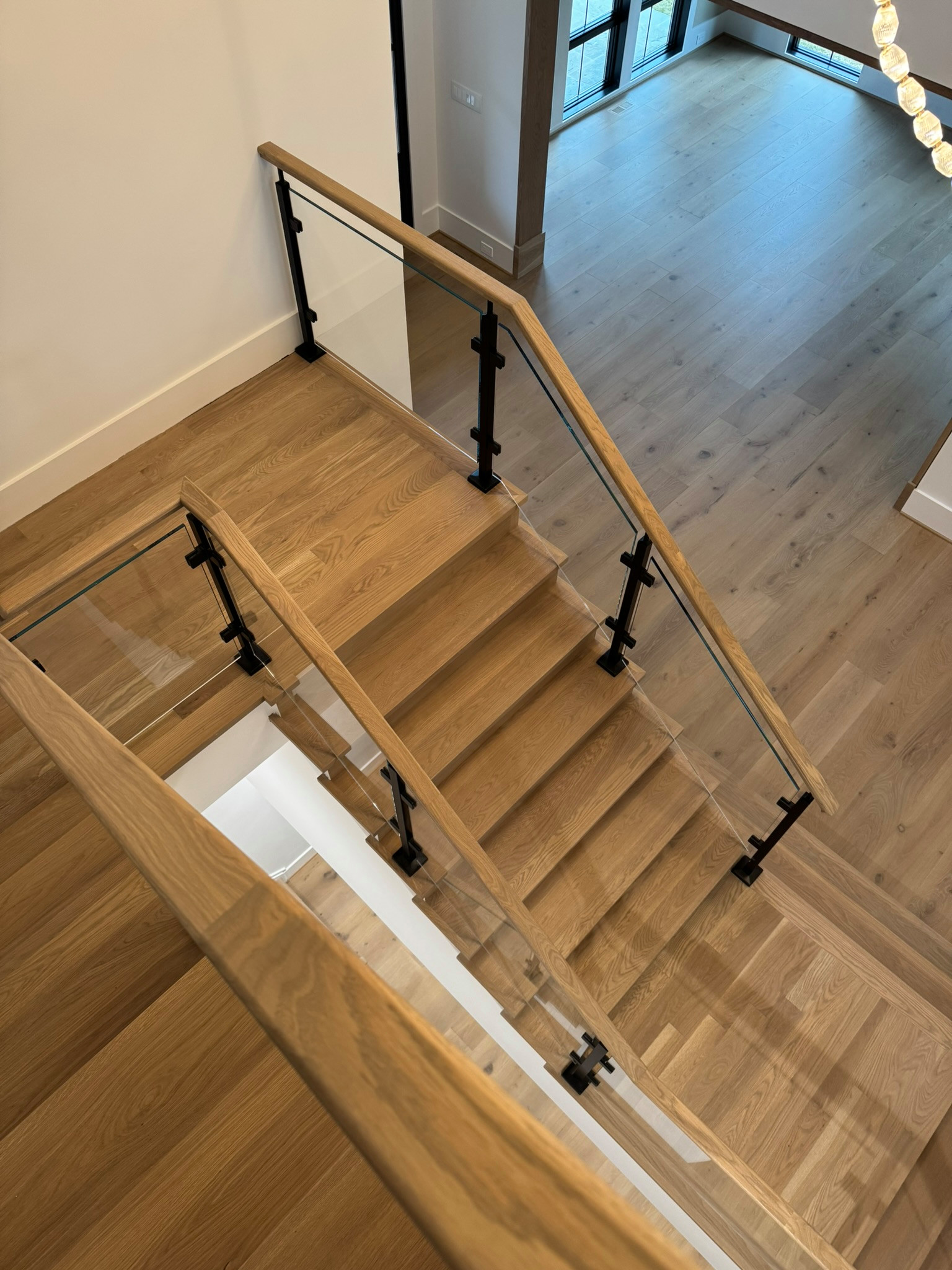 134_Modern White Oak Stair with Glass Balustrade, Vienna, VA 22180