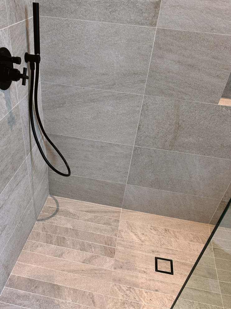 Modernes Badezimmer in Los Angeles