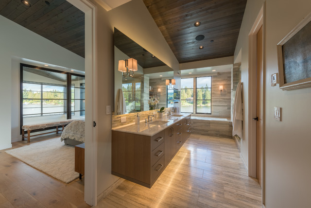 Medina Waterfront modern-badezimmer