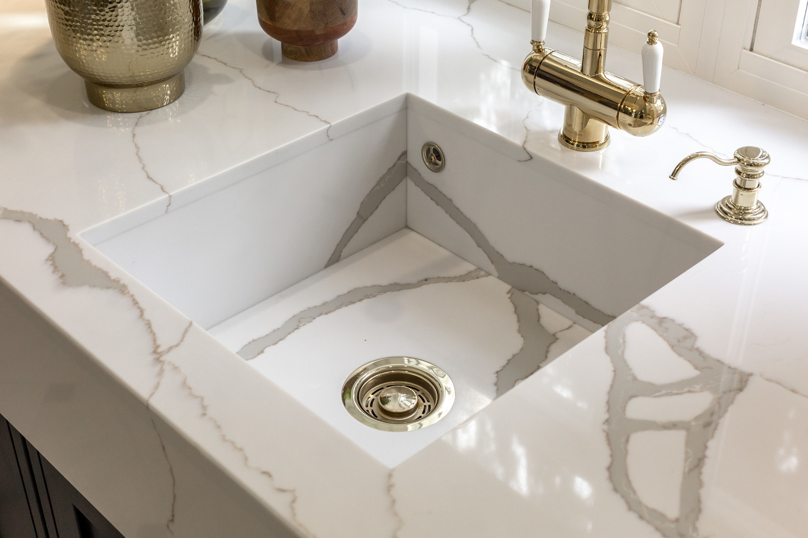 МЯТНОЕ ШАЛЕ, ПЕРЛАМУТРОВЫЙ ЗВОН