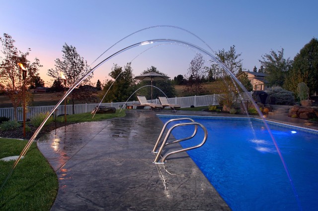 Backyard Escape contemporary-pool