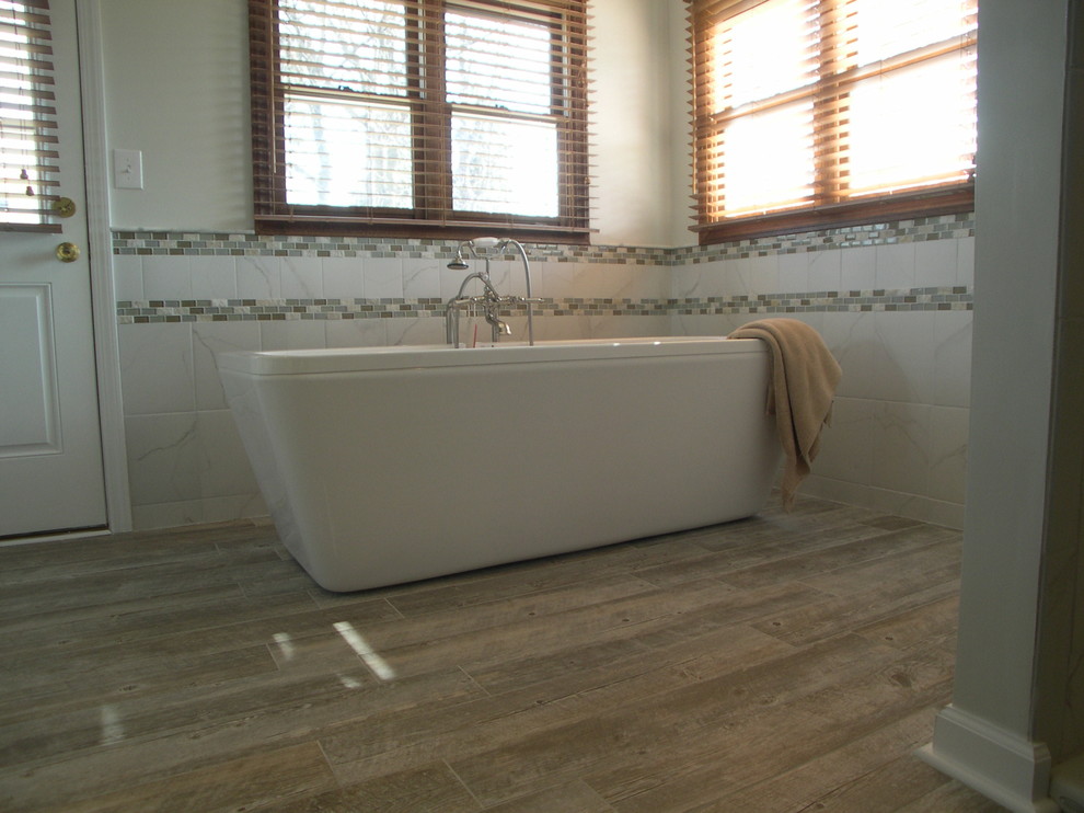 Bathroom - transitional bathroom idea