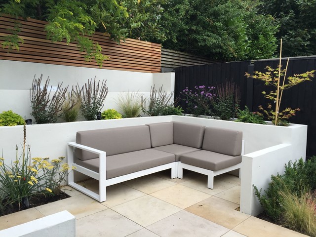 Small Urban Contemporary Garden in Manchester contemporary-courtyard