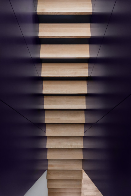 NEUER GLANZ contemporary-trappa