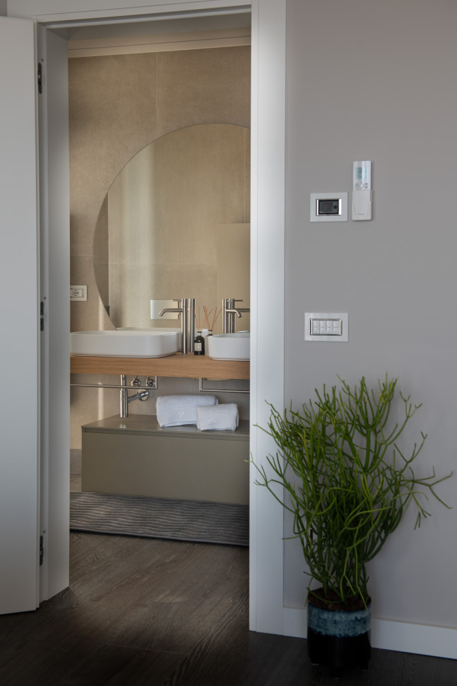 Интерьер апартамента в HPA, Паденге-Суль-Гарда, Италия