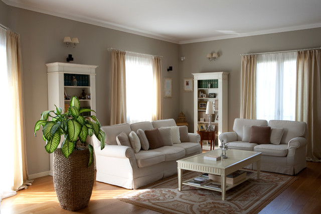 LA CASA RAFFINATA contemporary-living-room