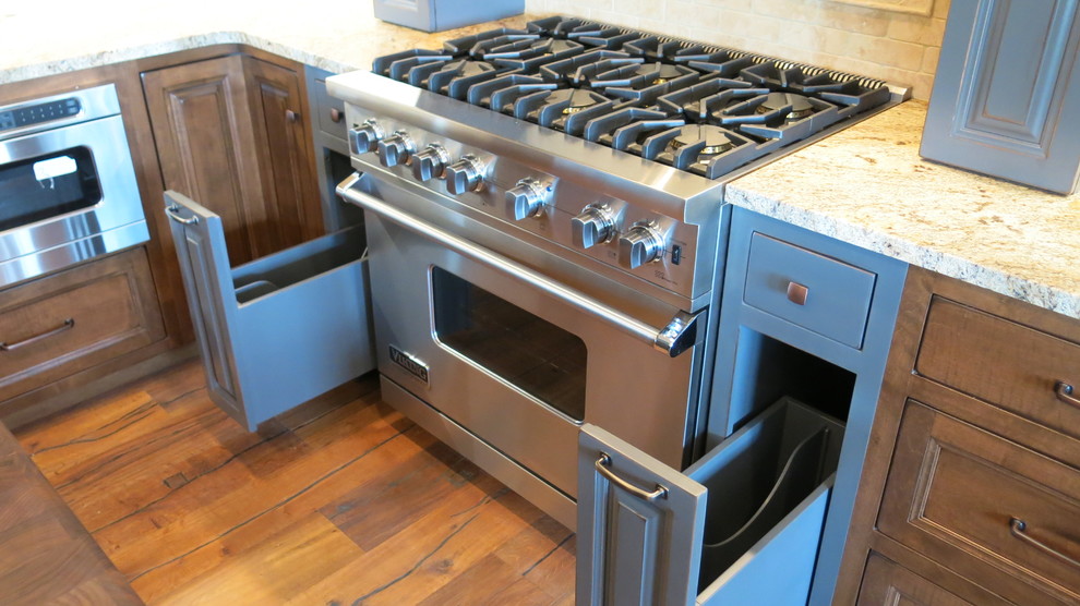 Kitchen - rustic kitchen idea