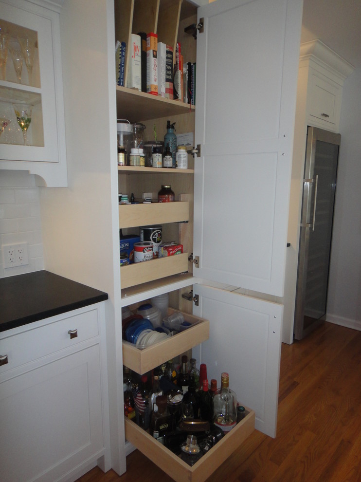 Home design - transitional home design idea in New York