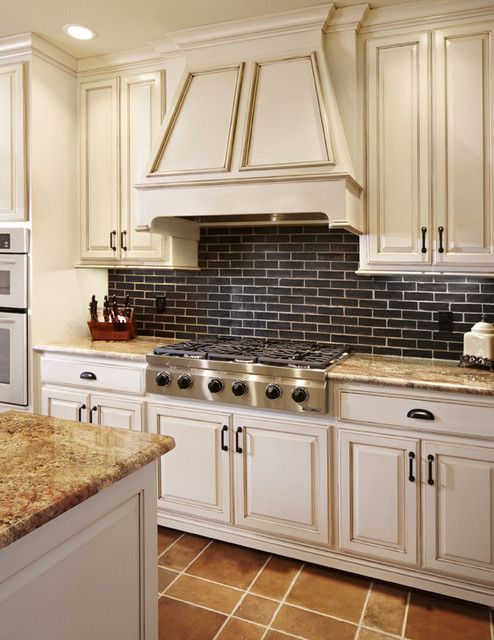 Carrollton Remodeling - Traditional - Kitchen - Dallas - by USI Design