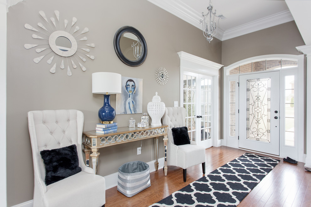 Transitional entryway photo in Miami