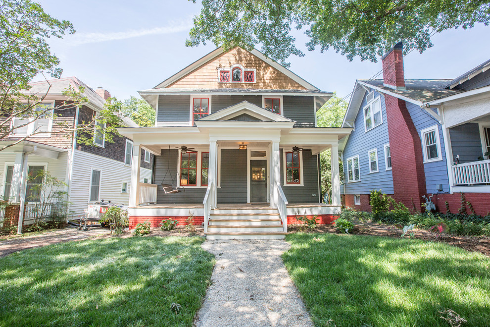 Transitional home design photo in Raleigh