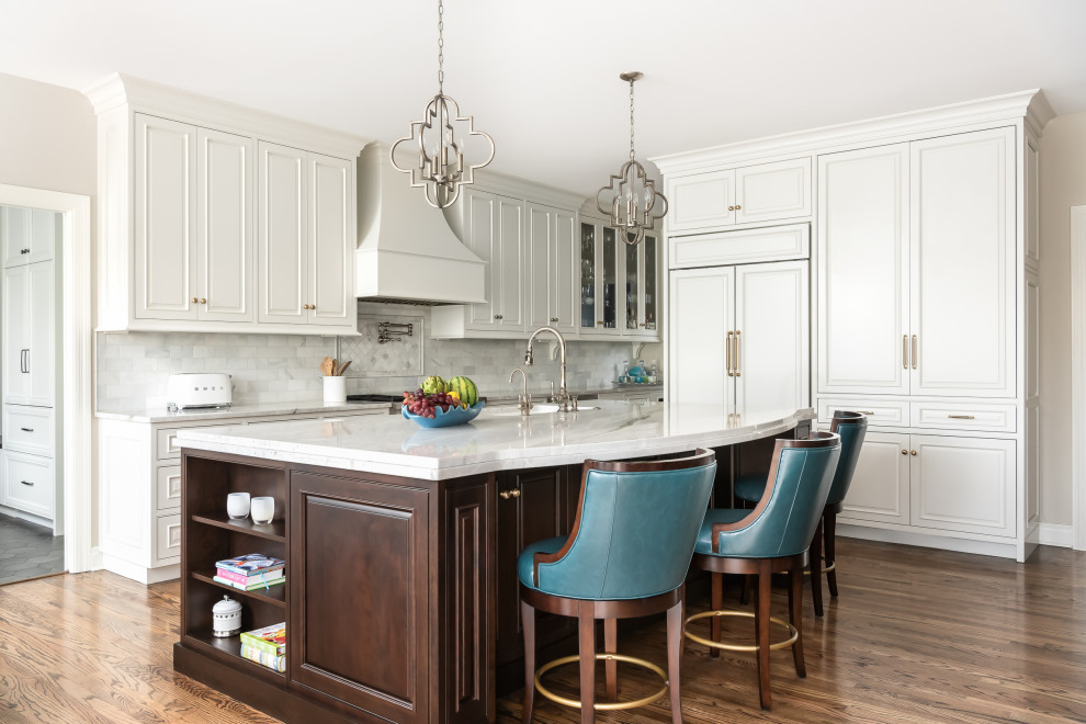Elegant kitchen photo in St Louis