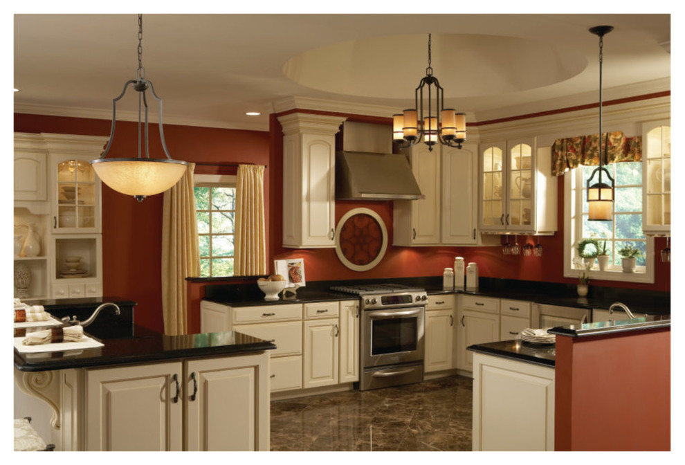 Inspiration for a rustic eat-in kitchen remodel in Chicago