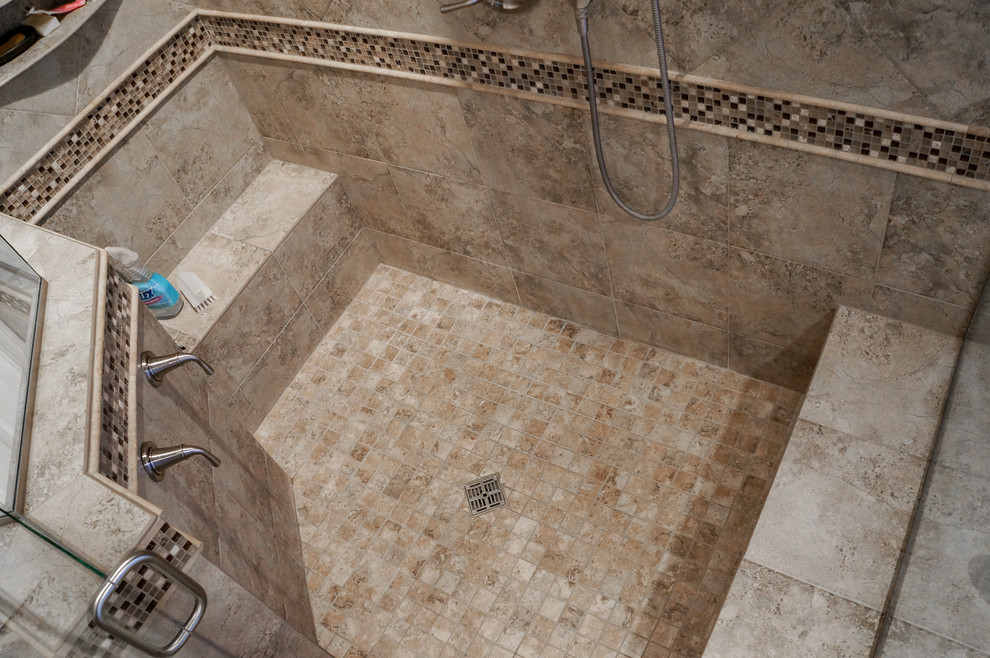 Home design - mediterranean home design idea in Phoenix