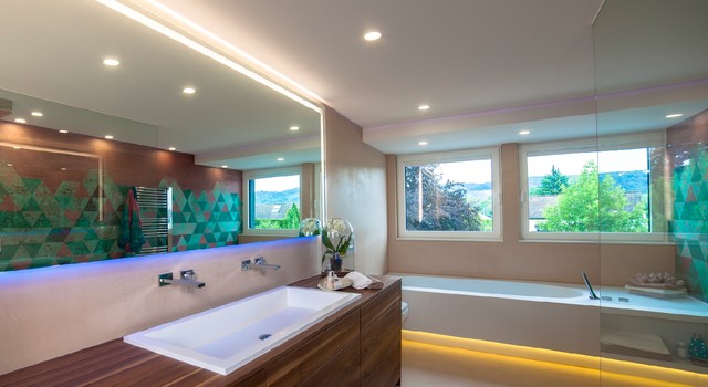 Modernes Baddesign Mit Wall And Deco Wet System Tapete Country Bathroom Bonn By Design By Torsten Muller Houzz Ie