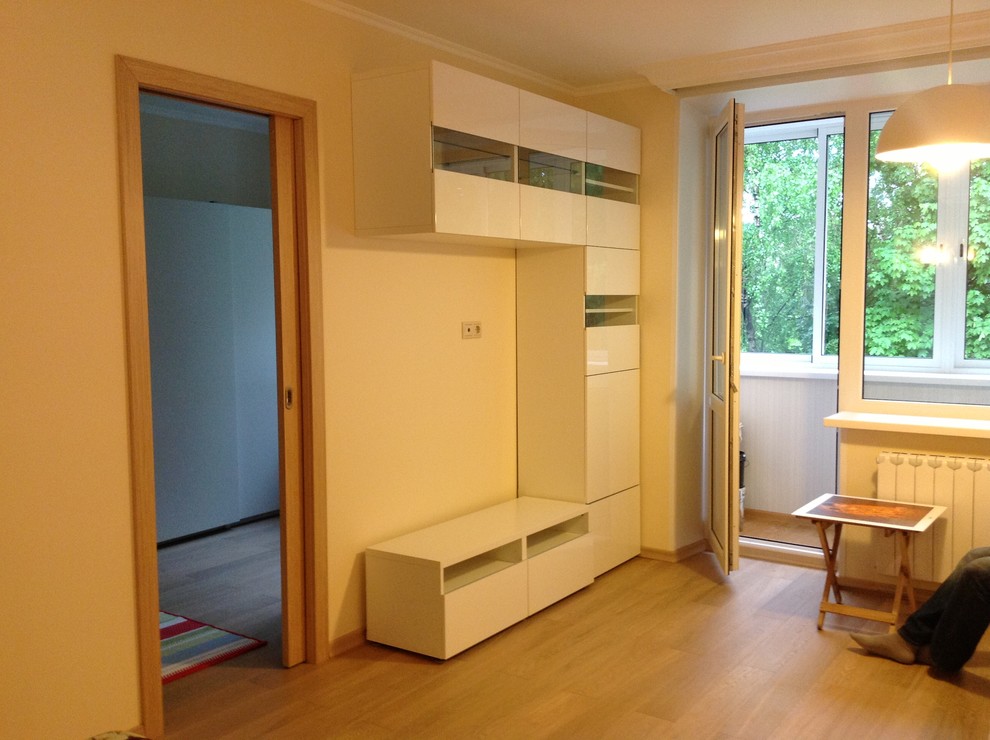 м. Молодежная