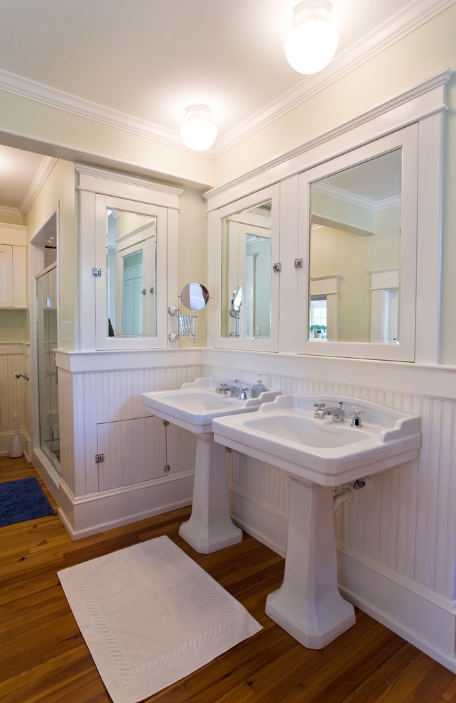 Design ideas for a traditional bathroom in Raleigh with a pedestal sink.