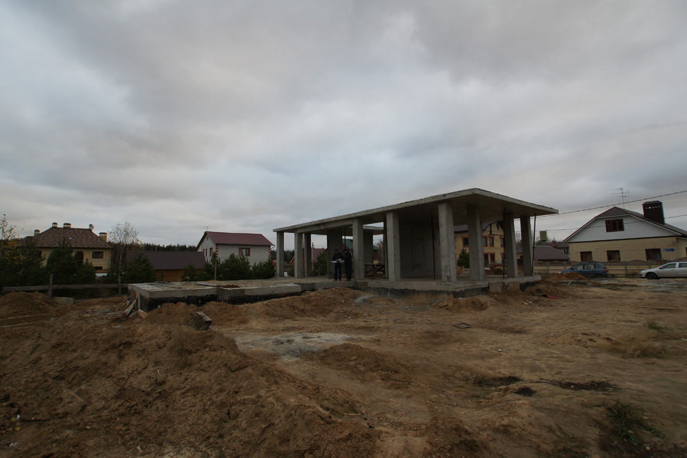 Дом по готовому фундаменту со смешанным каркасом