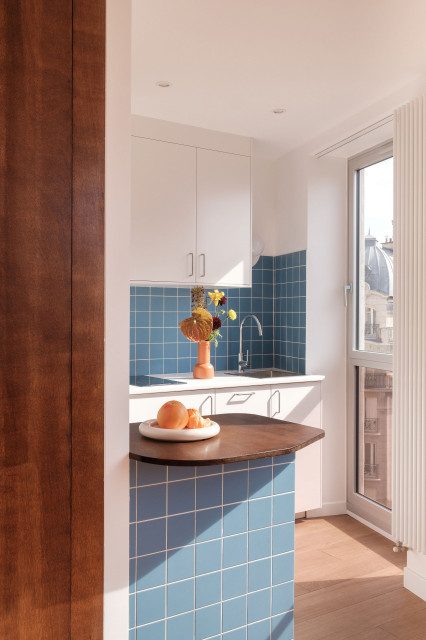 R&eacute;novation compl&egrave;te d'un studio de 20 m&sup2; par Les D&eacute;coreuses klassisk-koekken