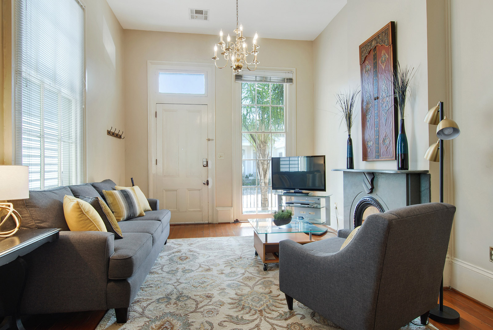 Laurel Street Furnished Rental