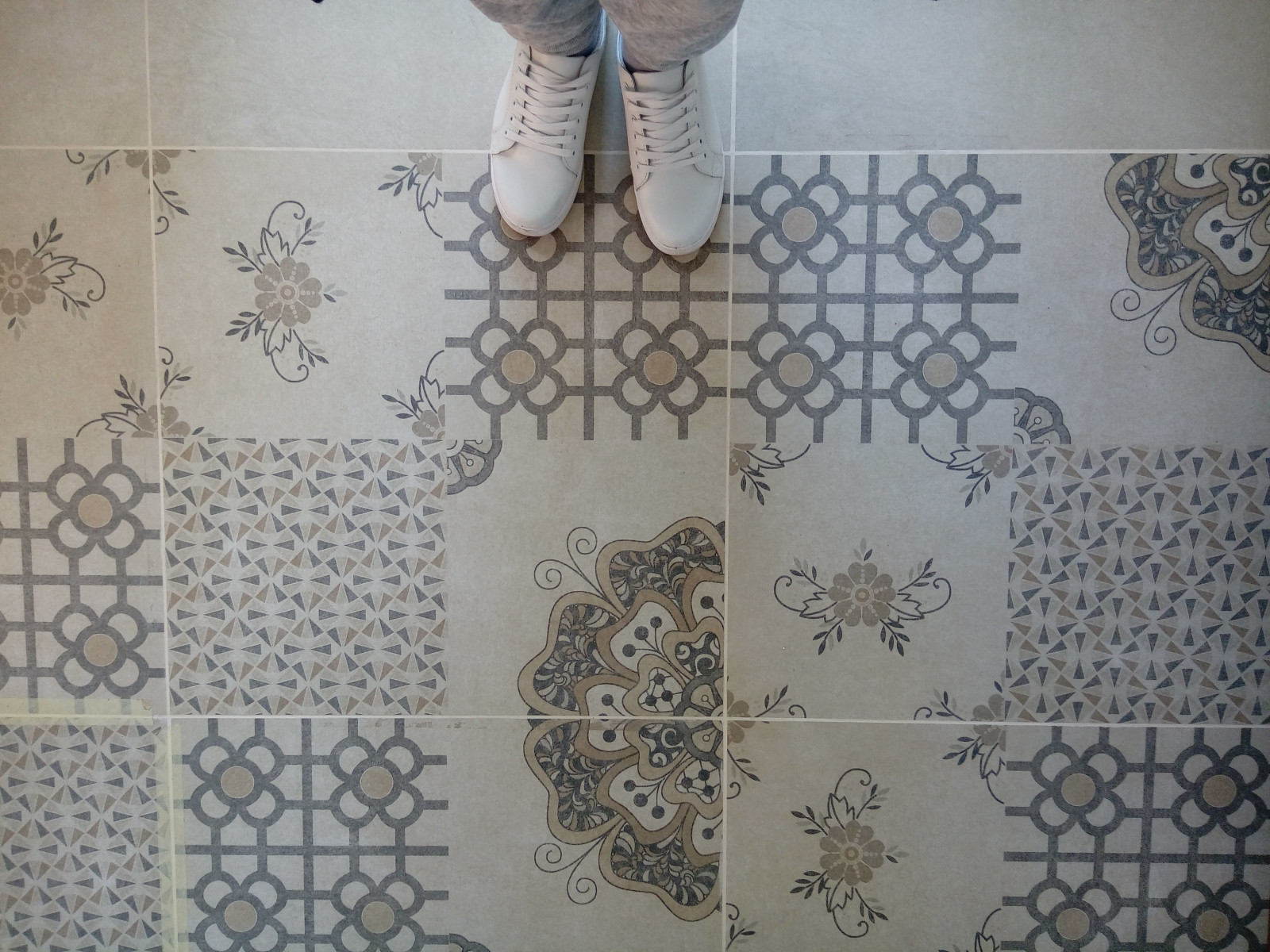 Кафель и ламинат. Стык в стык. Без порожков.