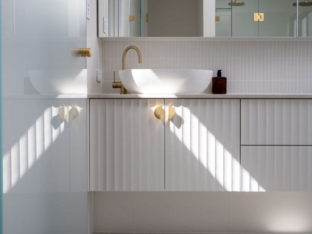 Willah House by Hall & Hart modern-bathroom