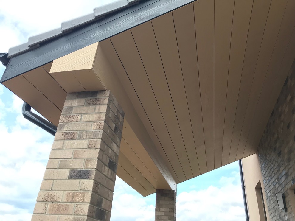 Подшивка свесов фиброцементным сайдингом Cedral.