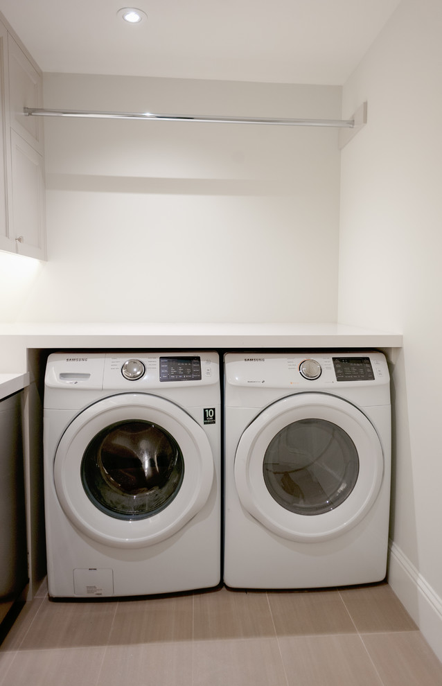 Example of a classic laundry room design in San Francisco