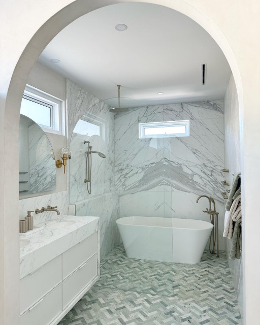 Ocean Grove coastal-bathroom