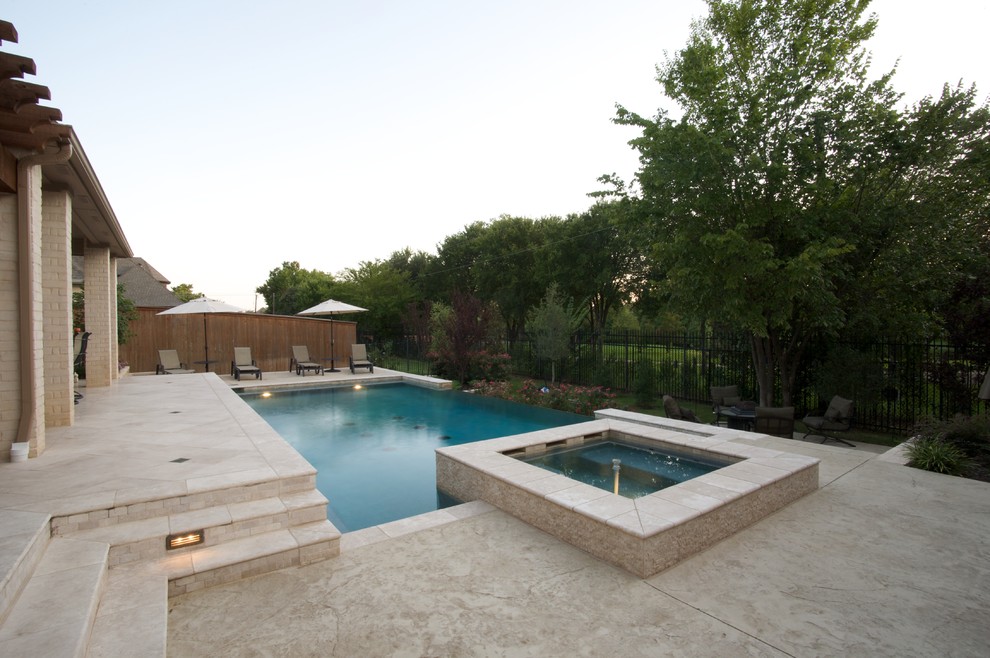 Modern pool in Dallas.
