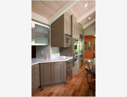 Inspiration for a transitional kitchen remodel in Chicago
