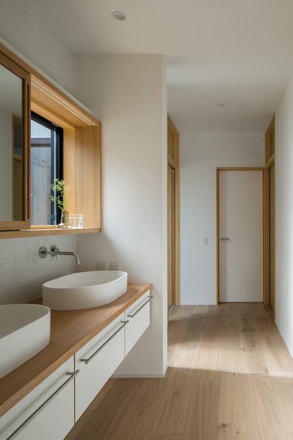 永源寺の家 contemporaneo-stanza-da-bagno