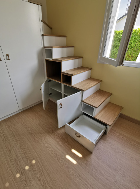 Maison de plain pied avec combles am&eacute;nag&eacute;s moderno-scale