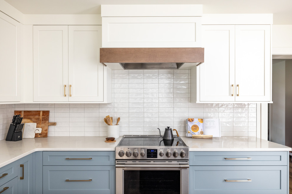 Kitchen - transitional kitchen idea