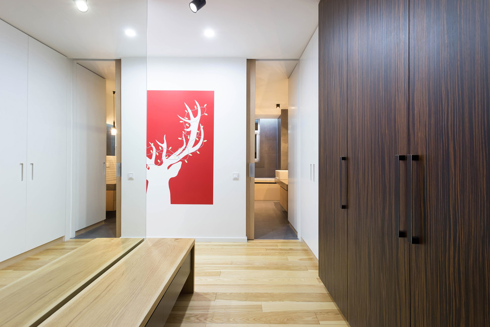 APARTMENT WITH A DEER