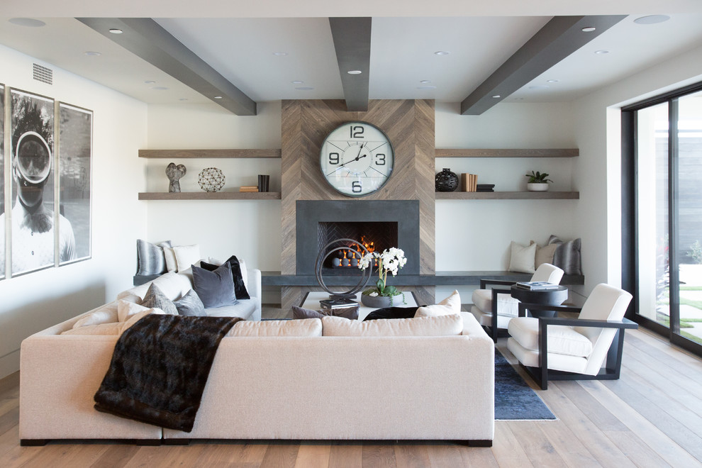 Inspiration for a coastal home design remodel in Orange County