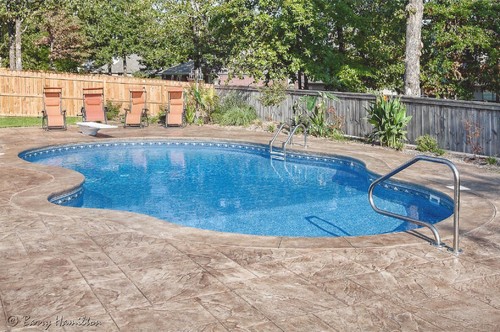 Vinyl Free Form Pool with cusotm coping by Elite Pools by Aloha, Little Rock