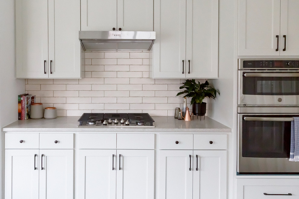 Example of a transitional kitchen design in Austin