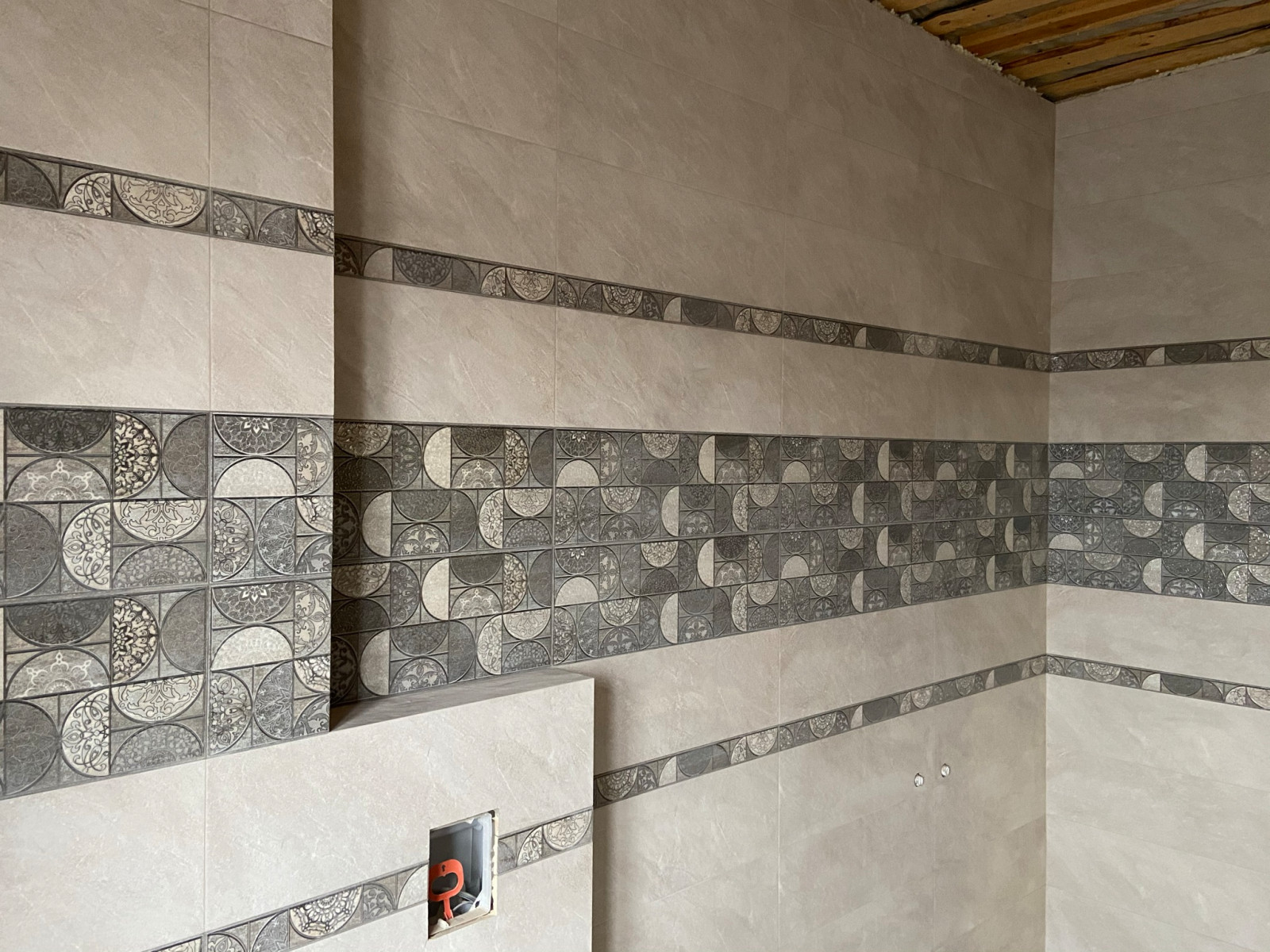 Укладка керамогранита в ваной