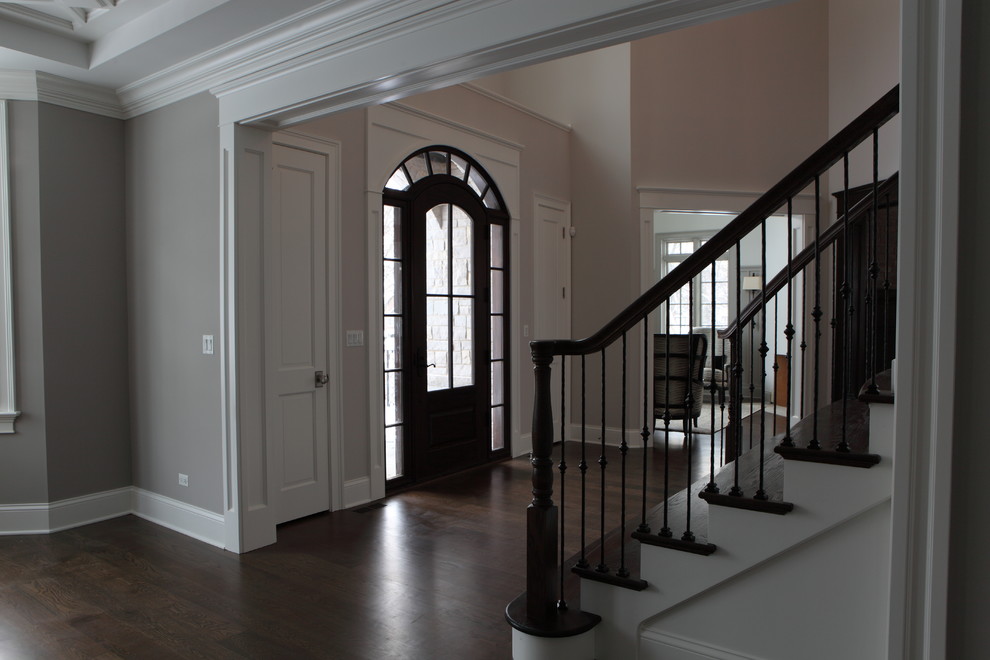 Entryway - transitional entryway idea in Chicago