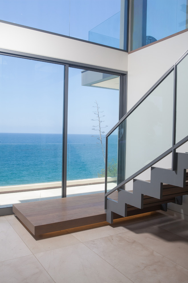Example of a transitional home design design in Orange County