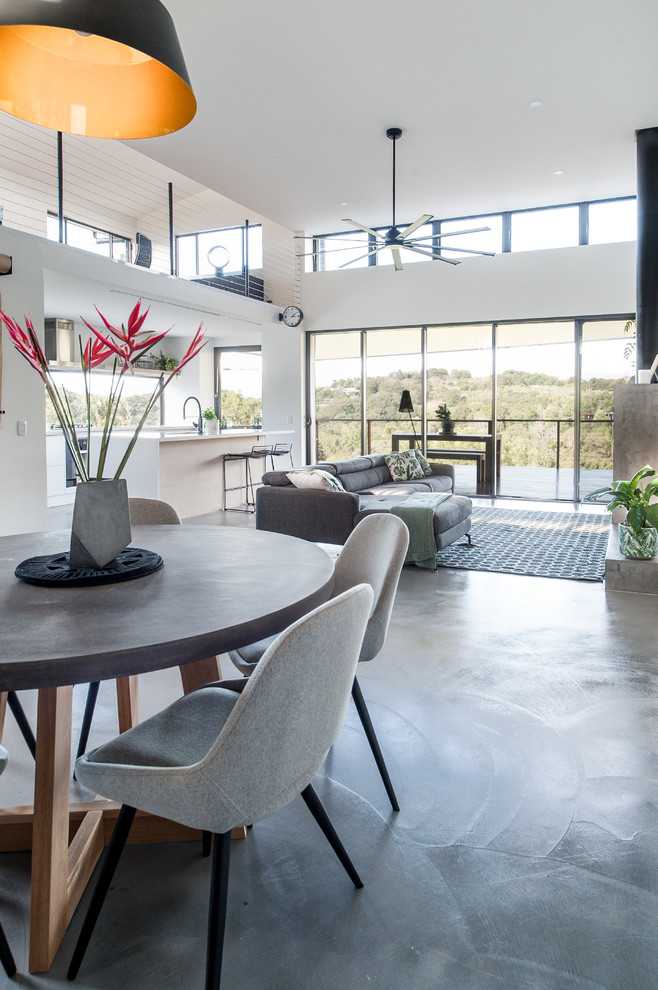 Design ideas for a contemporary dining room in Gold Coast - Tweed.