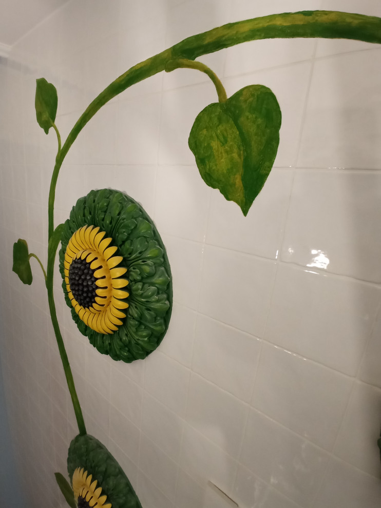 Рельефно-живописное панно в холле квартиры