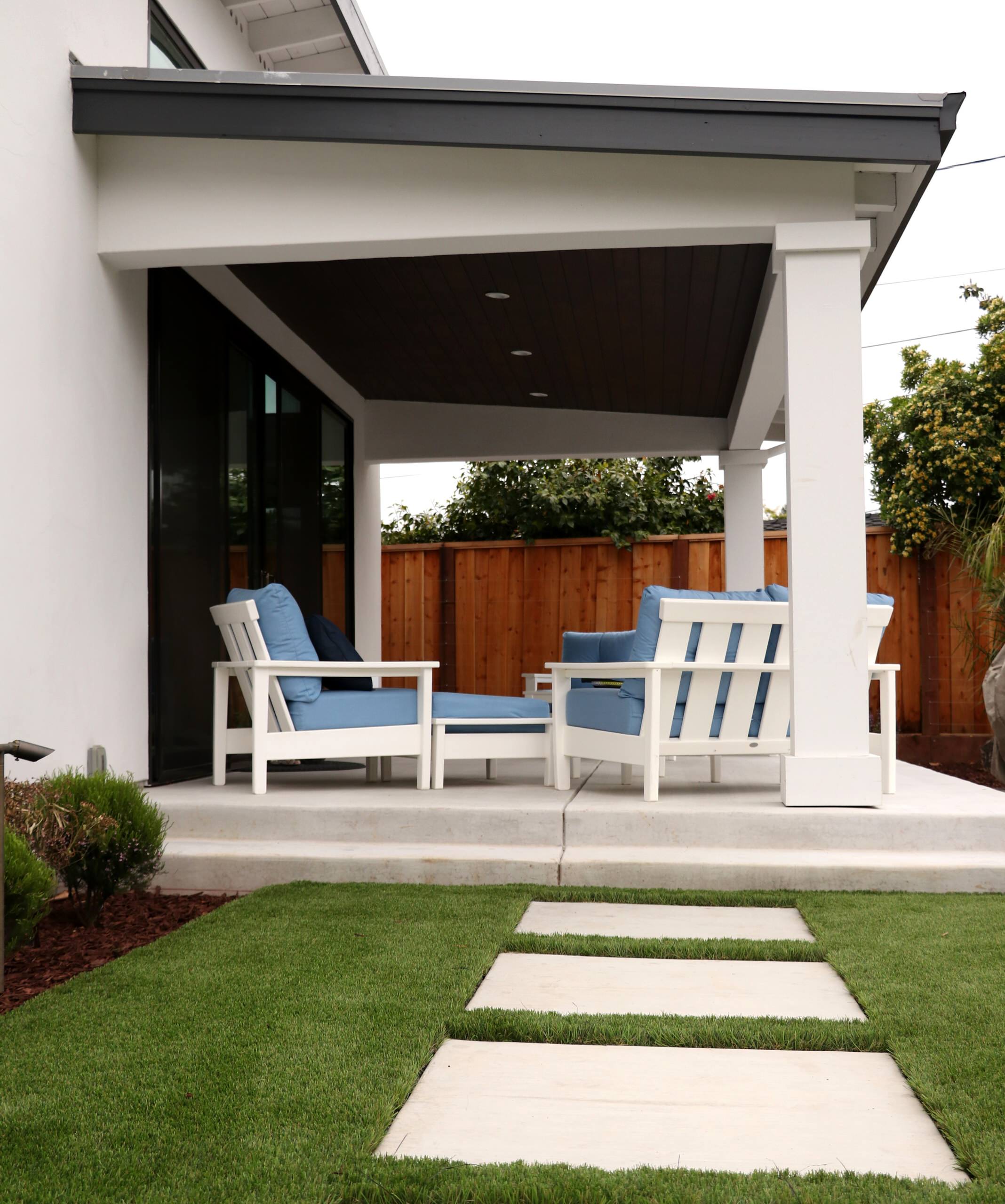 MODERN, MODERN, MODERN